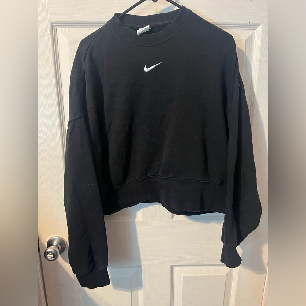 Nike crop top oversized.